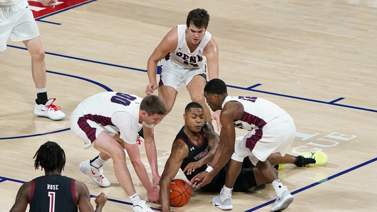 MBB Temple Team Defense Loose Ball.jpg