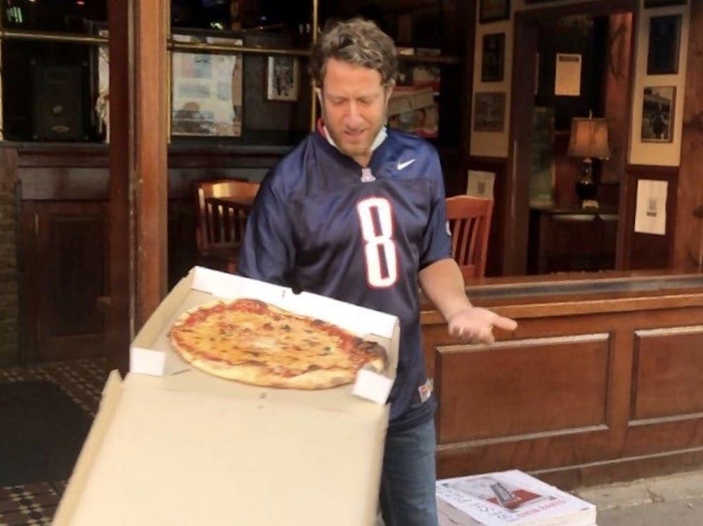 Barstool Sports founder Dave Portnoy stops by Smokes for pizza review