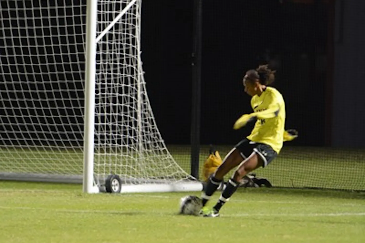 Penn women's soccer defeats Cornell 1-0. The winning goal was scored on a penalty kick.