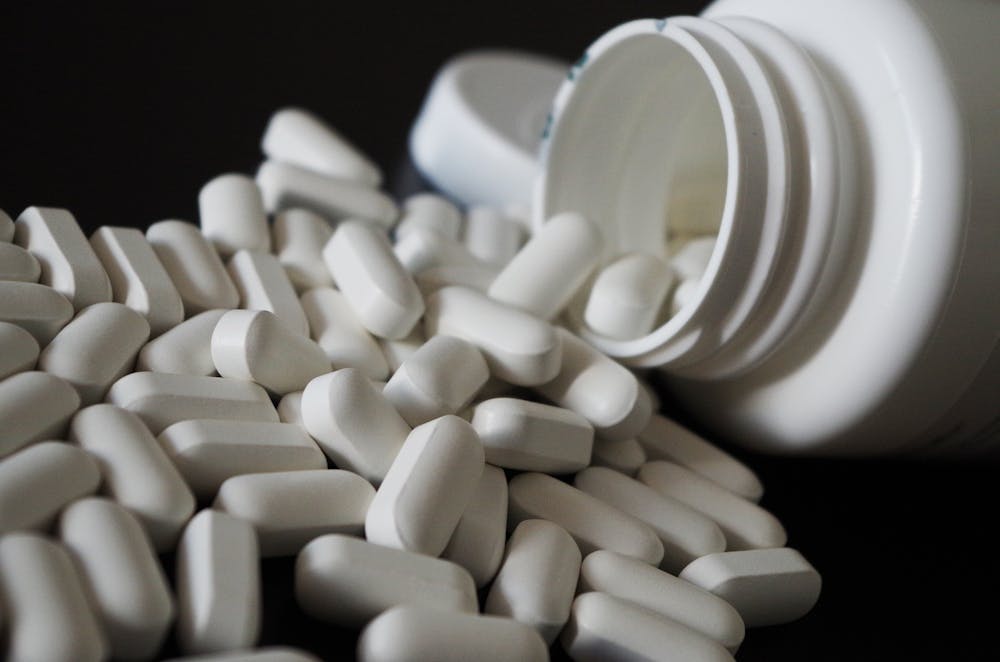 white-pills-drugs