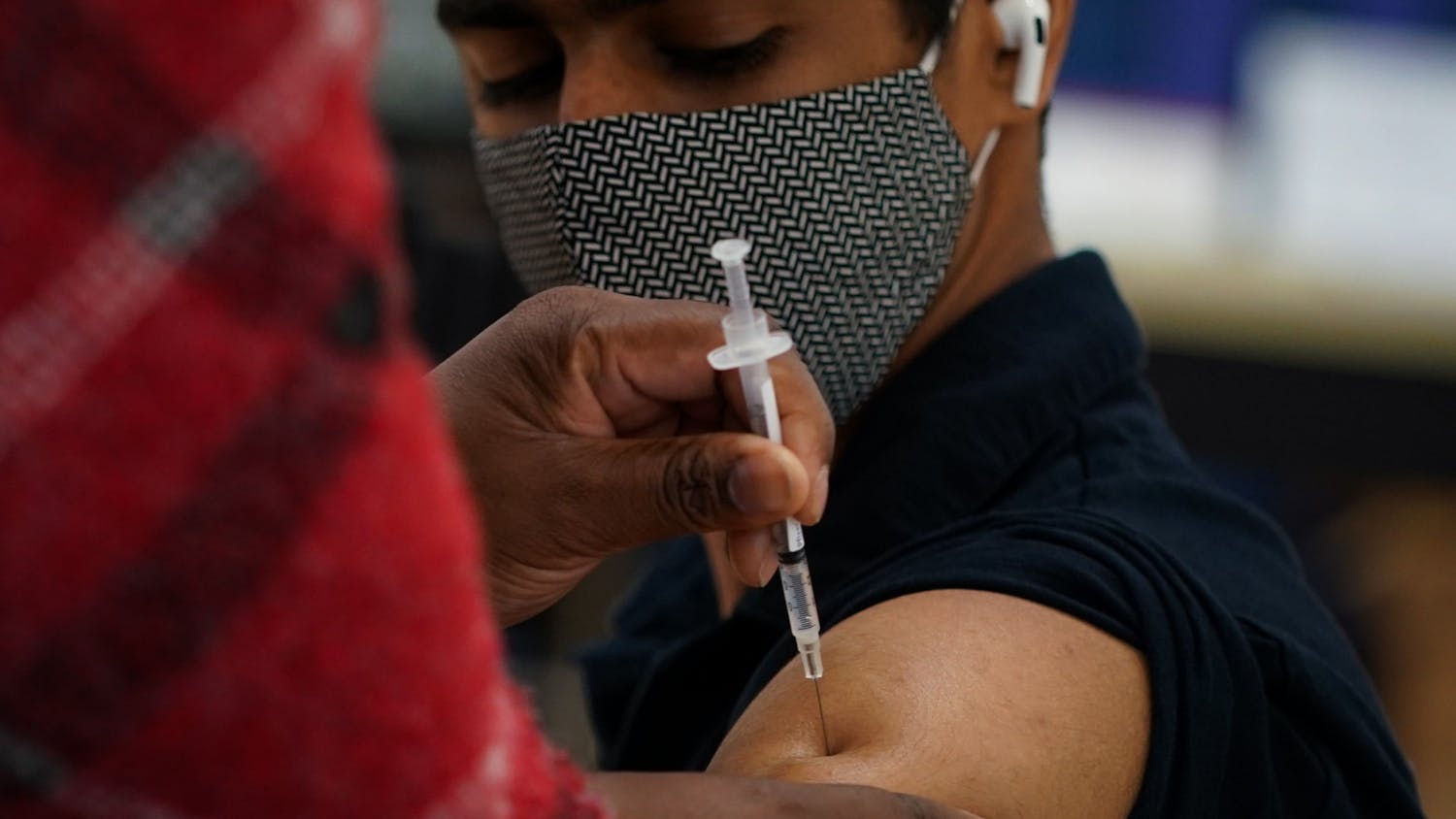 04-21-21 Penn Vaccination Site COVID Vaccine (Chase Sutton).jpg