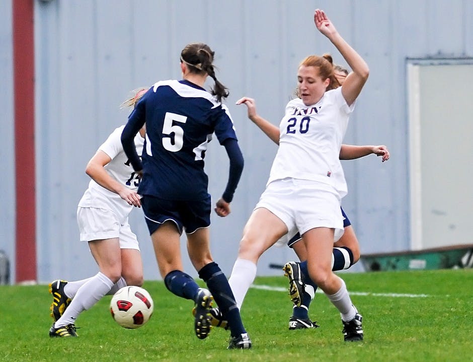 W. Soccer v. Yale 2011