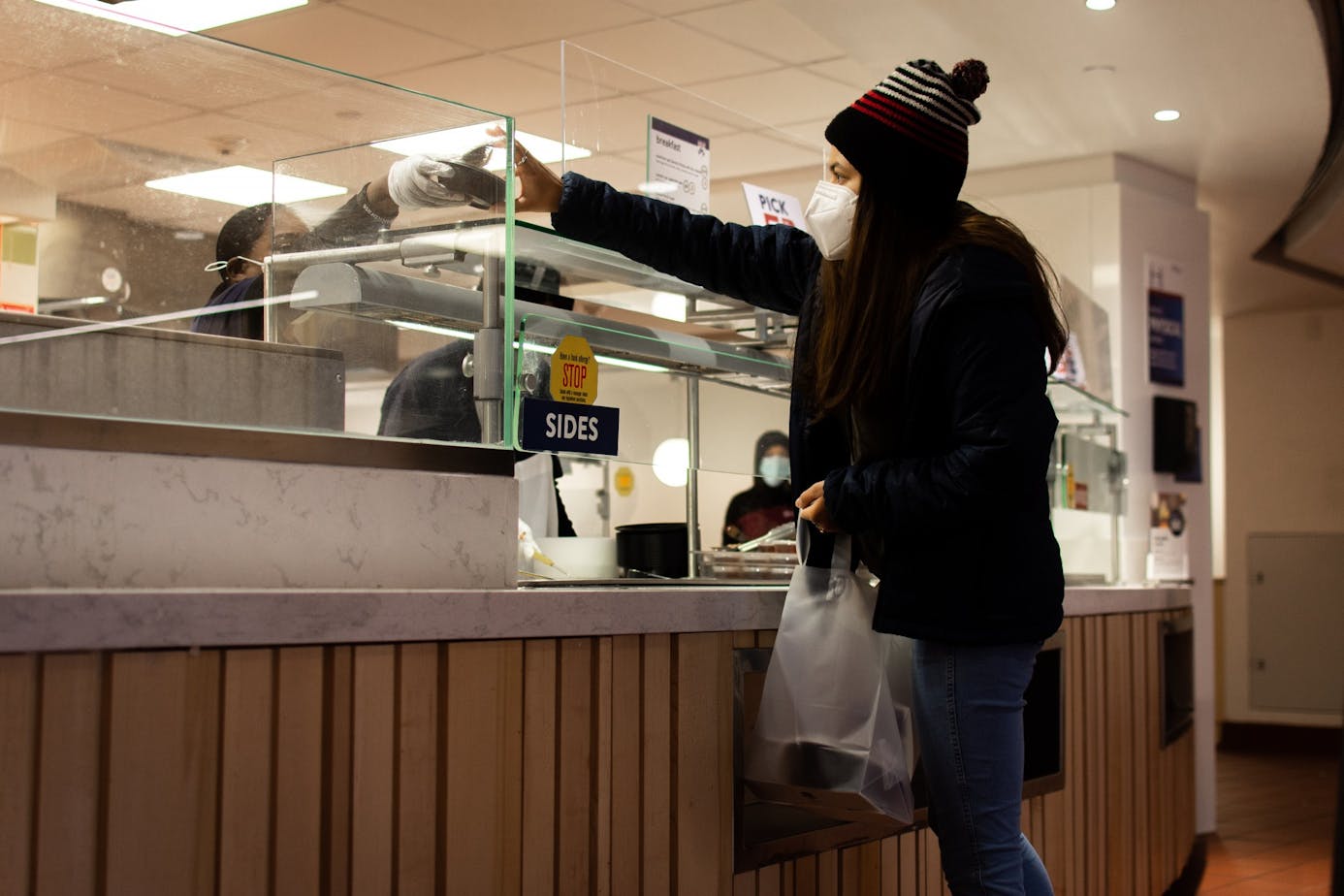 Hill Dining 2021 Student Handed Food.jpg
