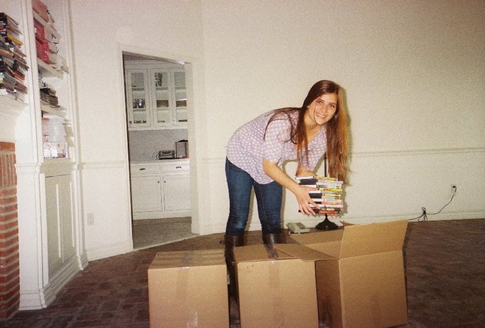 Student's project provides movies for hospitalized children