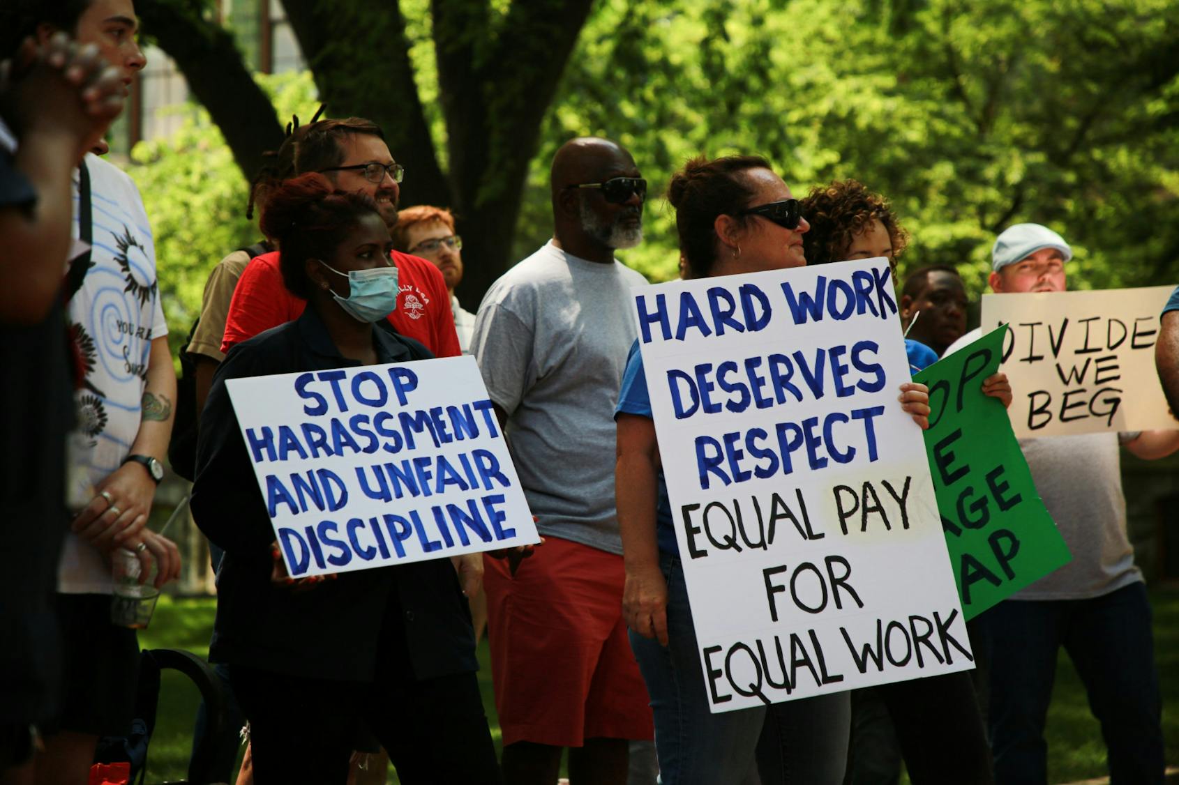 06-02-22 PSOU security officer housekeeping protest (Jesse Zhang)-04.jpg