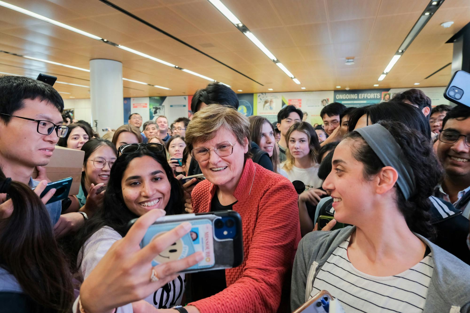 10-02-23 Nobel Laureate Flash Mob Kariko (Abhiram Juvvadi).jpg