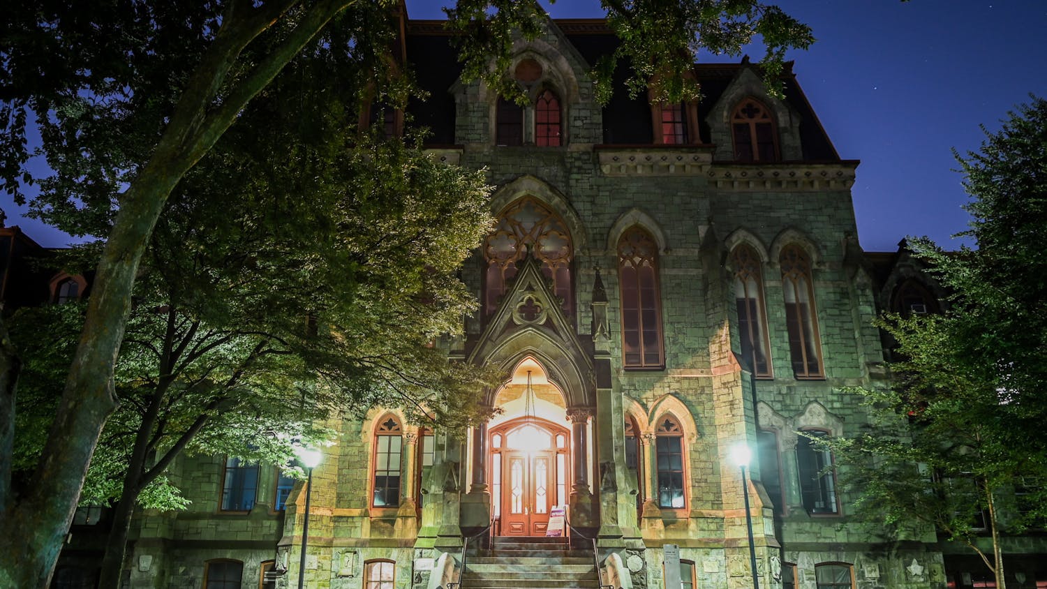 08-12-20 College Hall (Kylie Cooper)-00.jpg