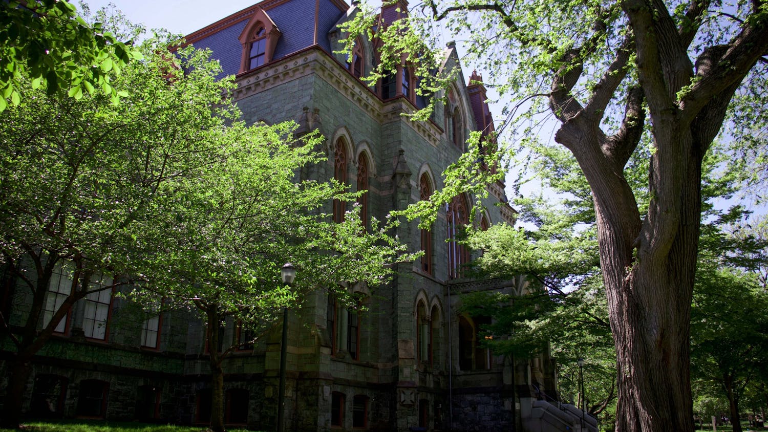 05-01-21 College Hall Penn Campus (Diego Cárdenas Uribe).jpg