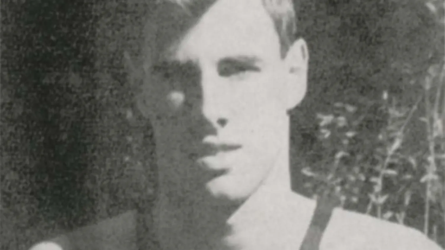 Bruce Dern ran on Penn’s track team during his time at Penn in the 1950s. He was kicked off the team in 1957 after refusing to shave his sideburns.