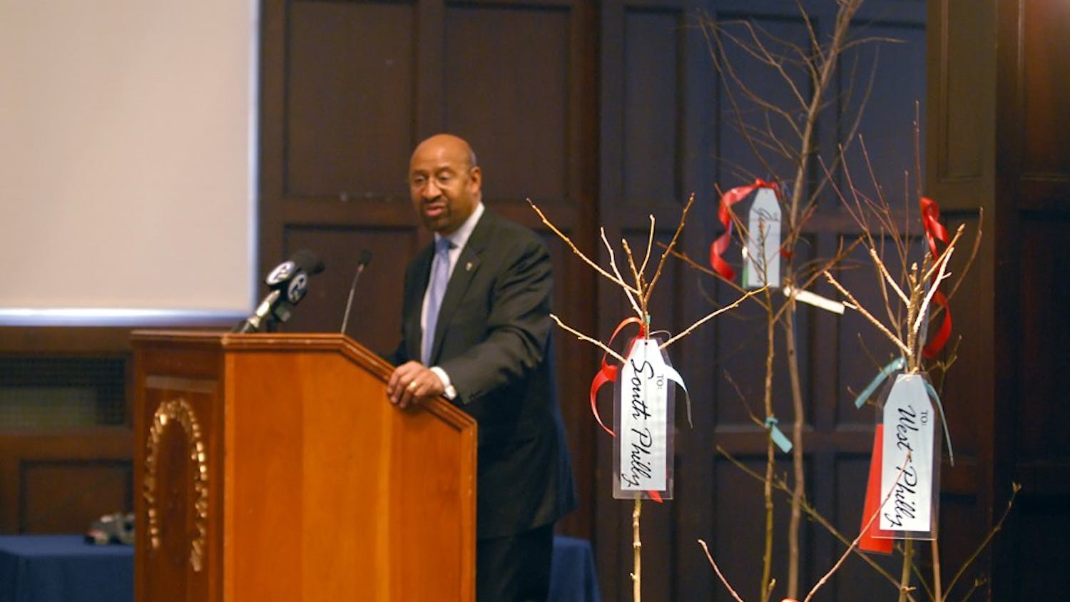 Faculty, staff plant trees around Philadelphia