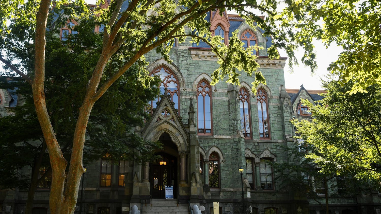 College Hall College Green Summer Campus (Ashley Ahn).jpg