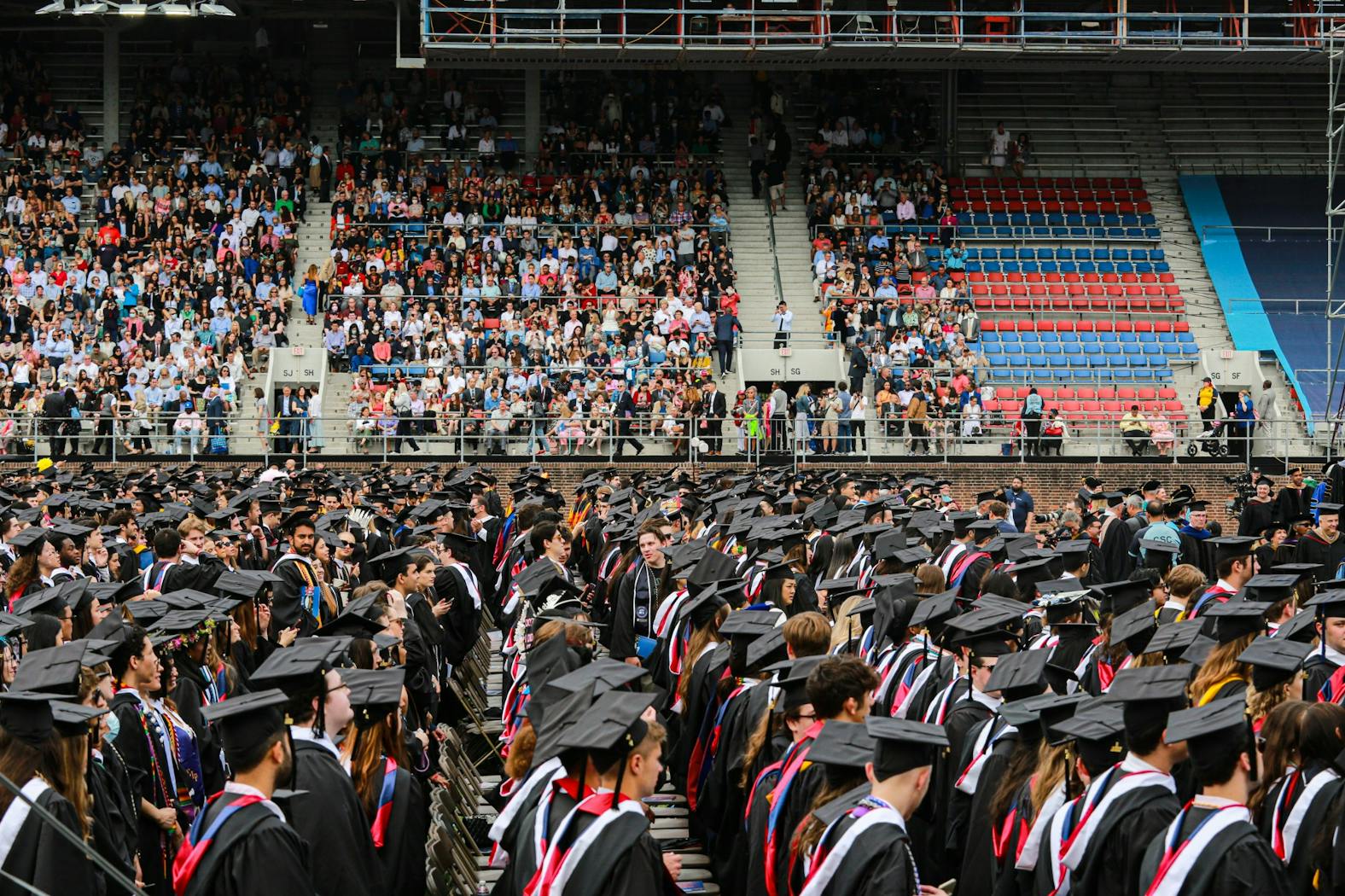 05-16-22 commencement 2022 (Jesse Zhang)-06.jpg