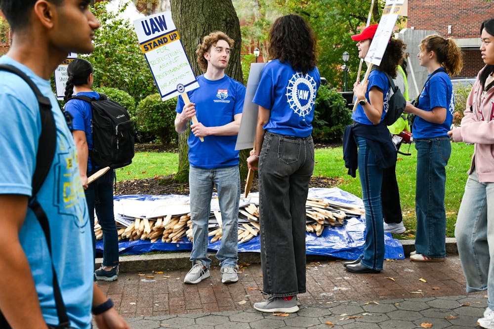 10-08-25 GET-UP Picketing (Sydney Curran)-1.jpg