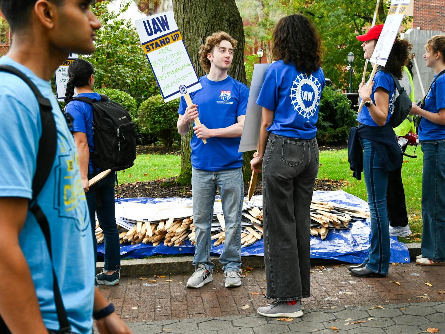 10-08-25 GET-UP Picketing (Sydney Curran)-1.jpg