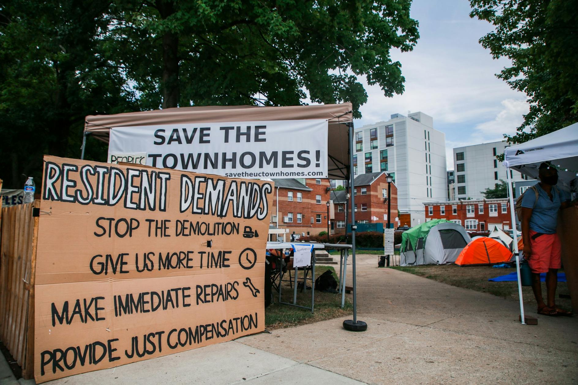 07-16-2022 save the uc townhomes encampment (Jesse Zhang)-3.jpg