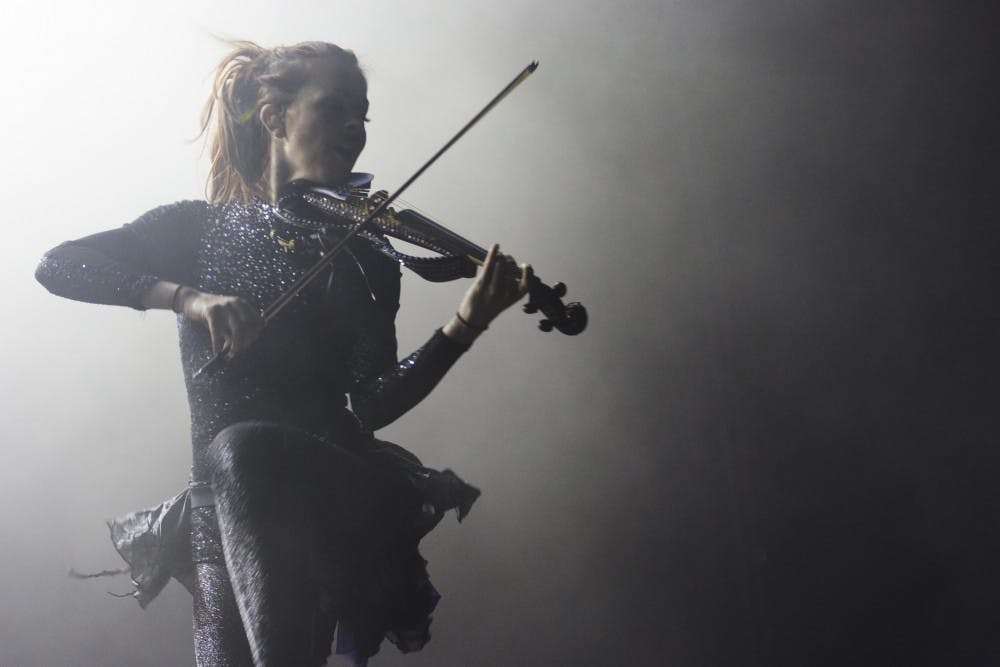 Lindsey Sterling fused the art of ballet with a riveting violin performance.