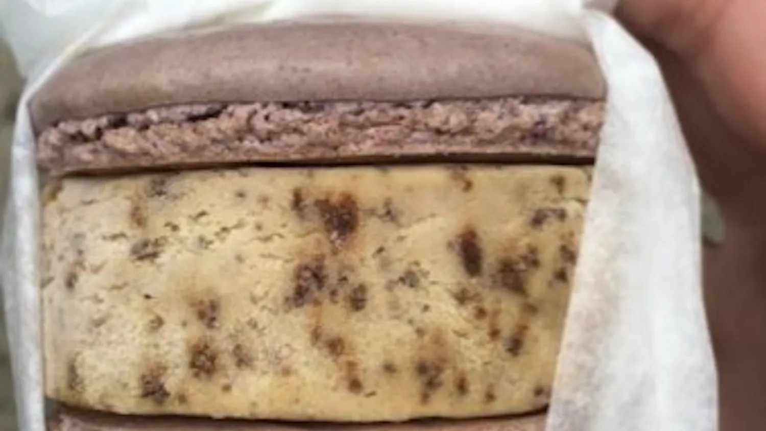 Food trucks are an integral part of the Penn gastronomic experience. Ice cream macaron sandwiches, cream cheese-schmeared bagels, and others are some of the highlights.