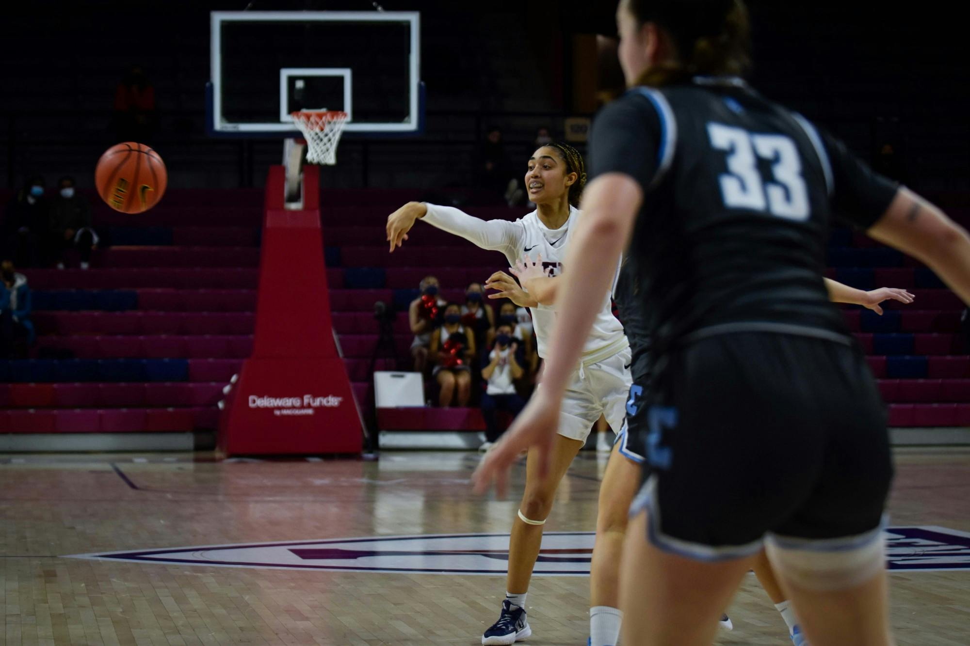 02-04-22 WBB vs Columbia Mia Lakstigala (Edwin Mejia).jpg