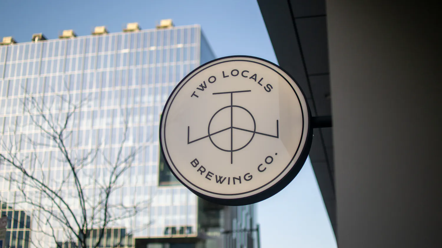 02-25-24 Two Locals (José Brenes).jpg