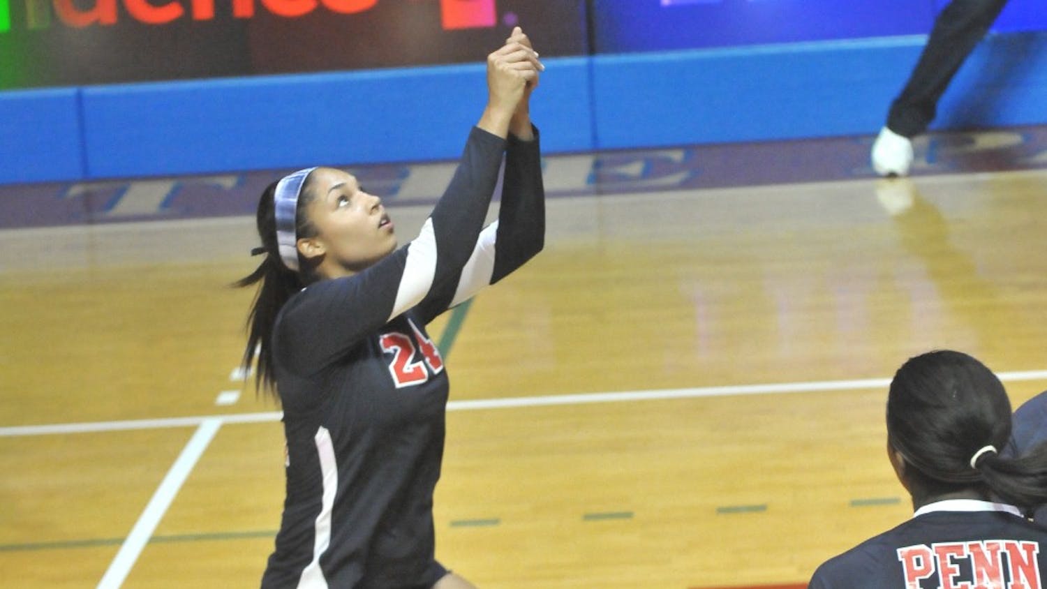 Penn Volleyball falls to Harvard at the Palestra, 3 sets to 1