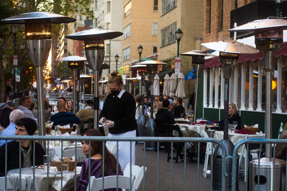 11-20-2020-outdoor-dining-max-meester