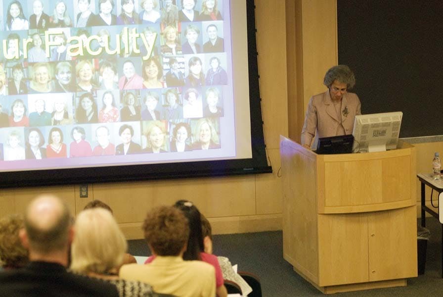 Dean delivers annual speech on Nursing