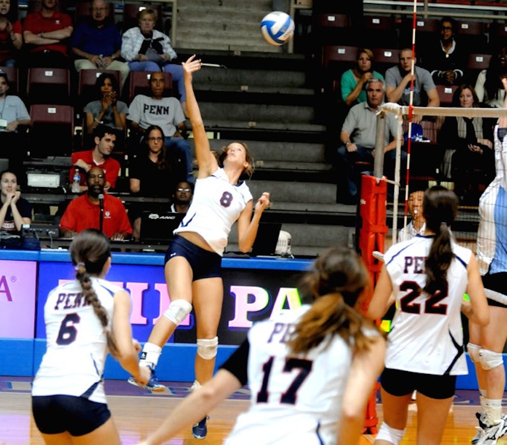 Volleyball Women win game against Columbia