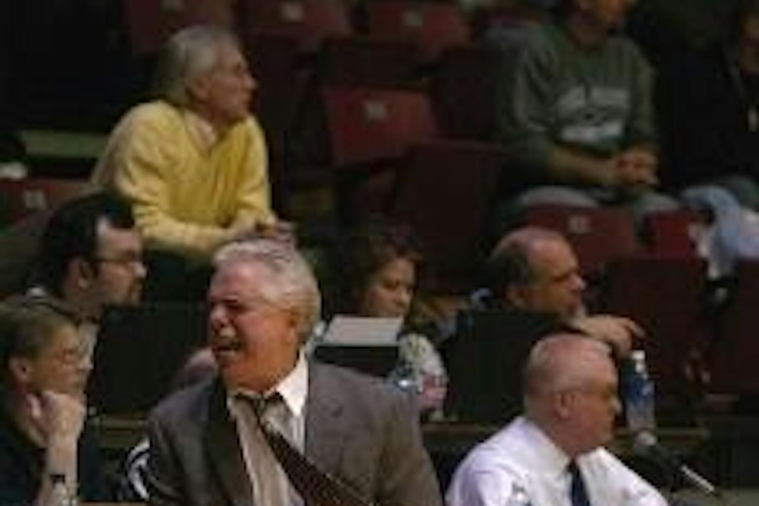 Knapp can't find a date