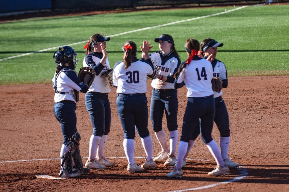 softball-vs-harvard-team-photo