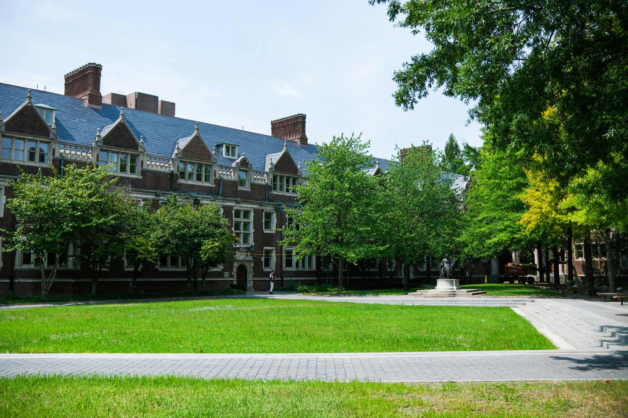 08-11-26 Tour of New Quad (Kenny Chen).jpg