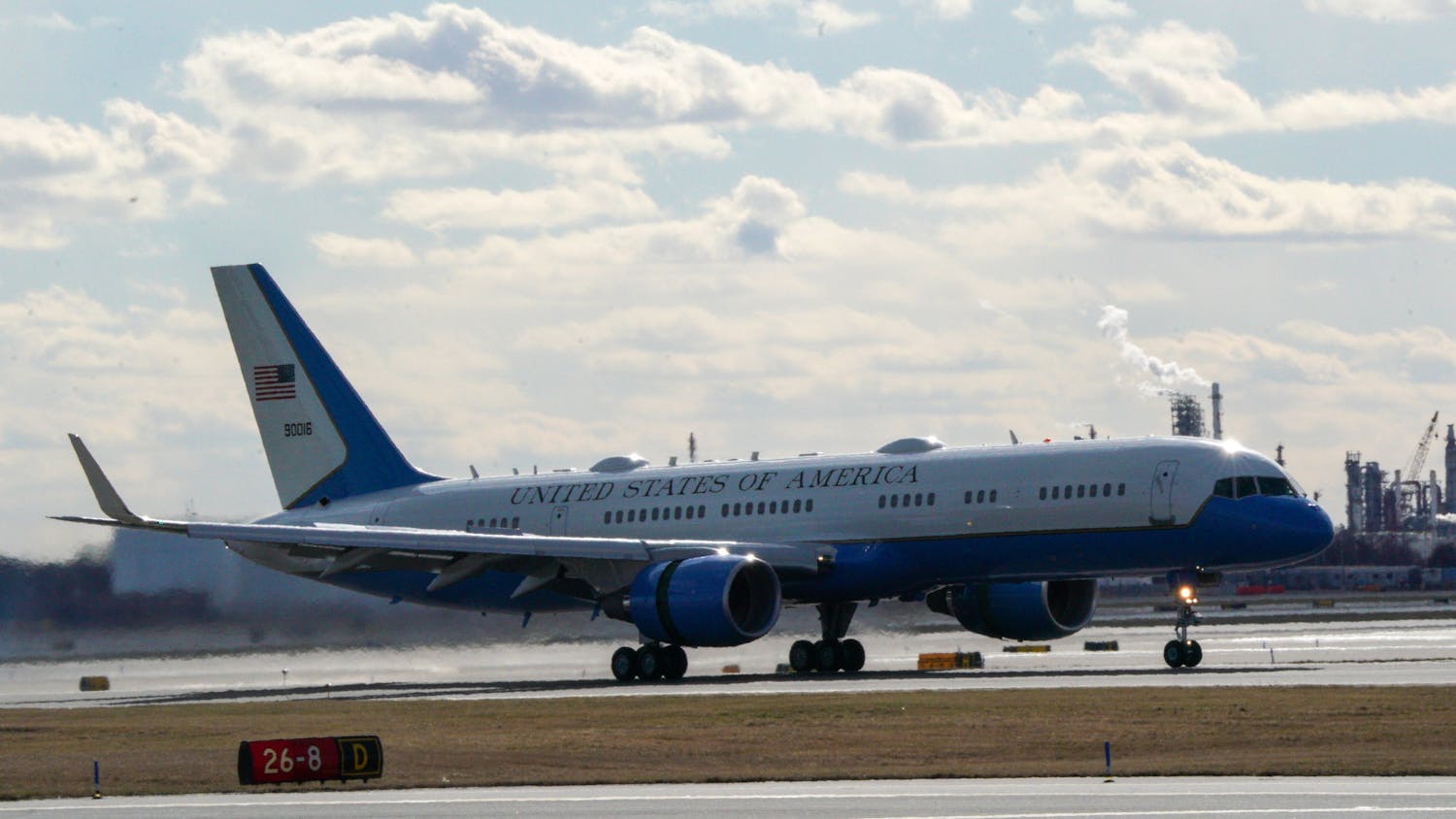 02-03-23 Joe Biden Arrival Philadelphia (Jesse Zhang).jpg