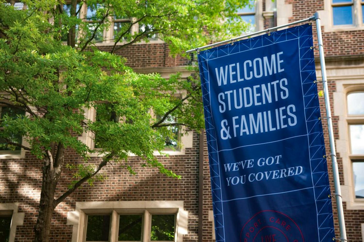 09-01-16 new student orientation (Daniel Xu).jpg