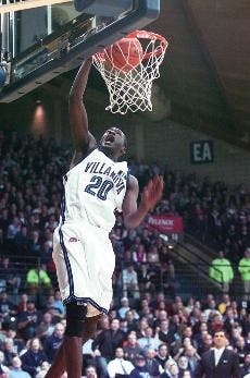 Big 5 hoops: Doesn't take much for 'Nova to top Hawks