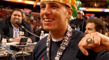 On the Scene | Wingin' it at the Wachovia Center