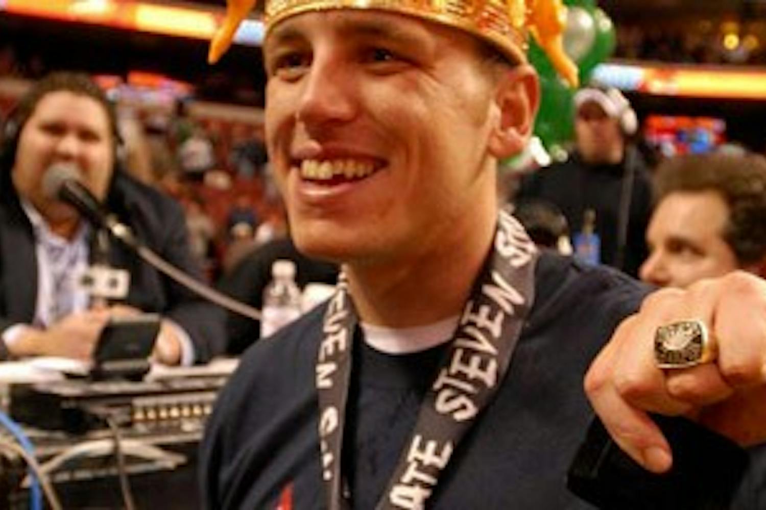 On the Scene | Wingin' it at the Wachovia Center