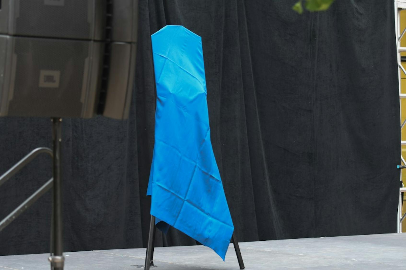 New College House Renaming Lauder