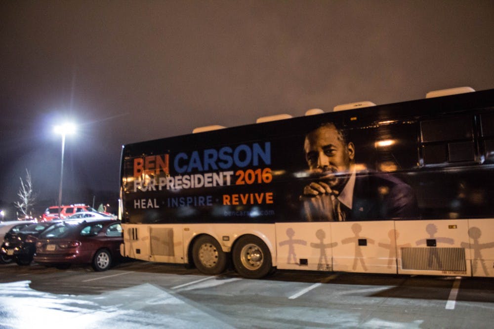 People who could not get into the event were given the chance to get to mingle with Carson’s staff in his campaign bus. 