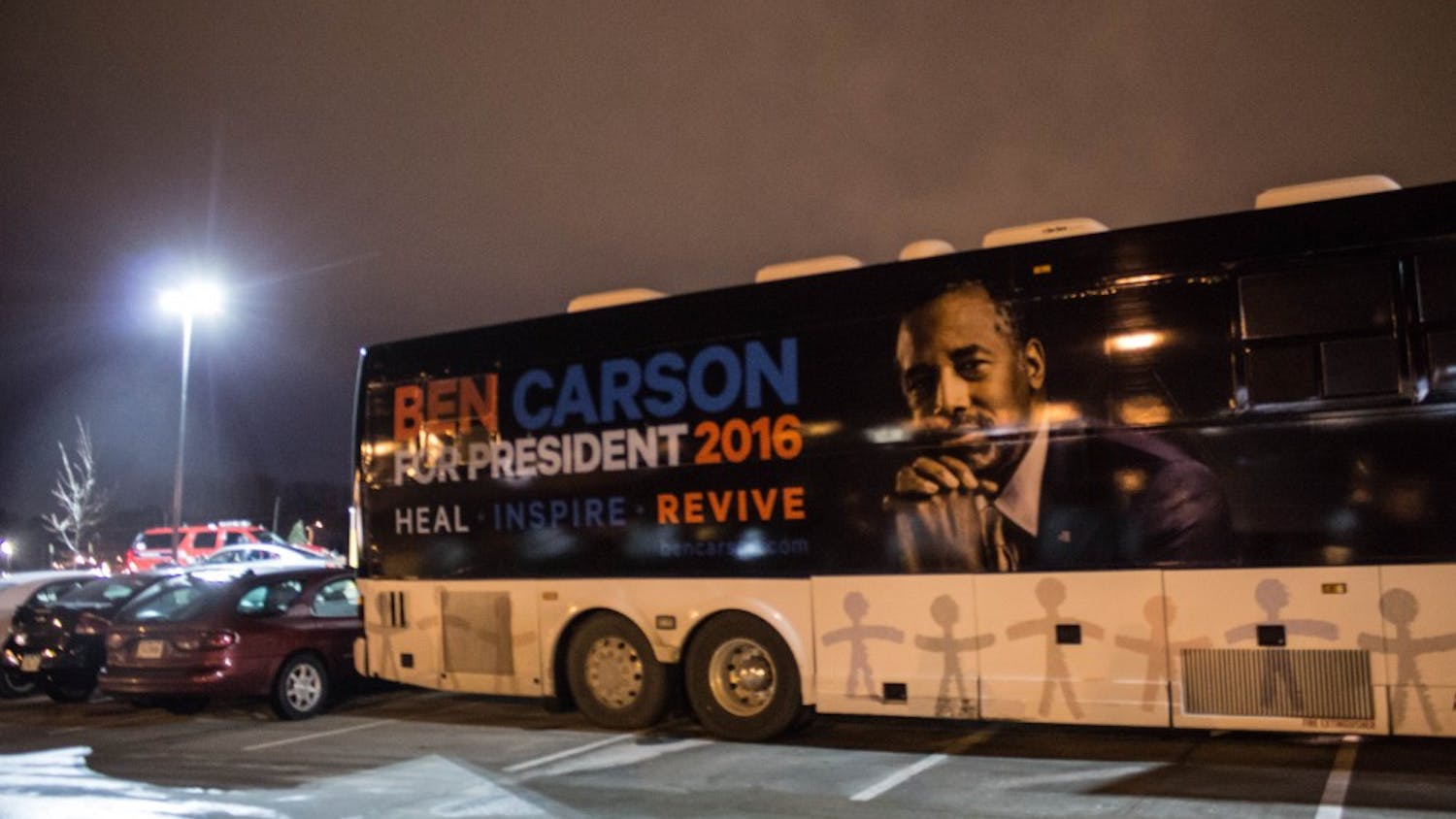 People who could not get into the event were given the chance to get to mingle with Carson’s staff in his campaign bus. 