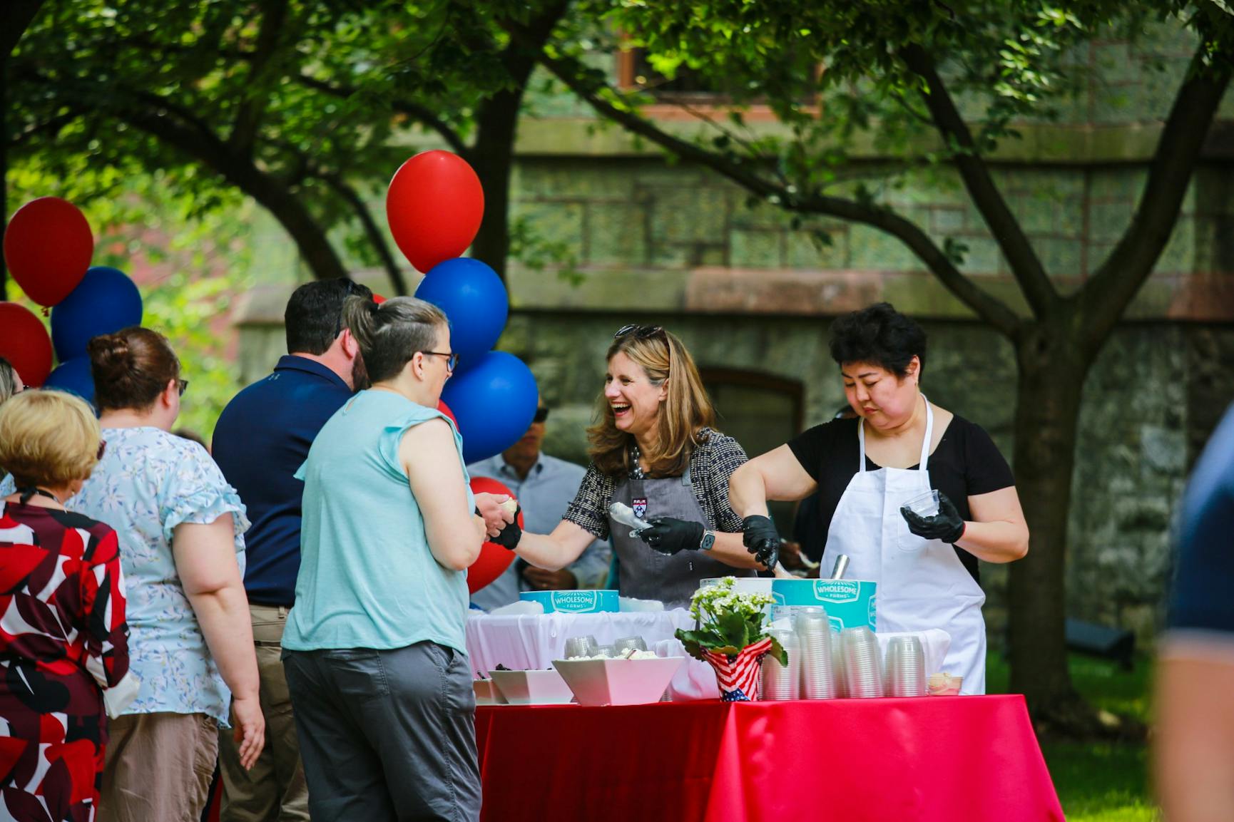 07-05-22 Liz Magill ice cream social (Jesse Zhang).jpg