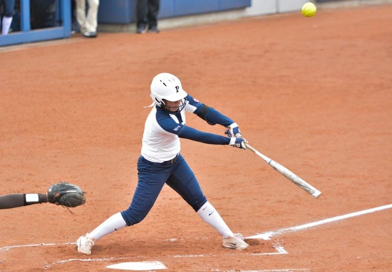 Penn softball loses ground in Ivy standings after tight series against