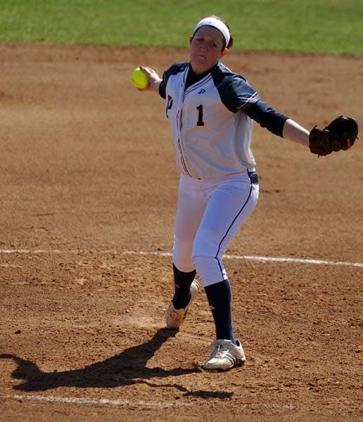 Softball | Home cookin' at Warren?