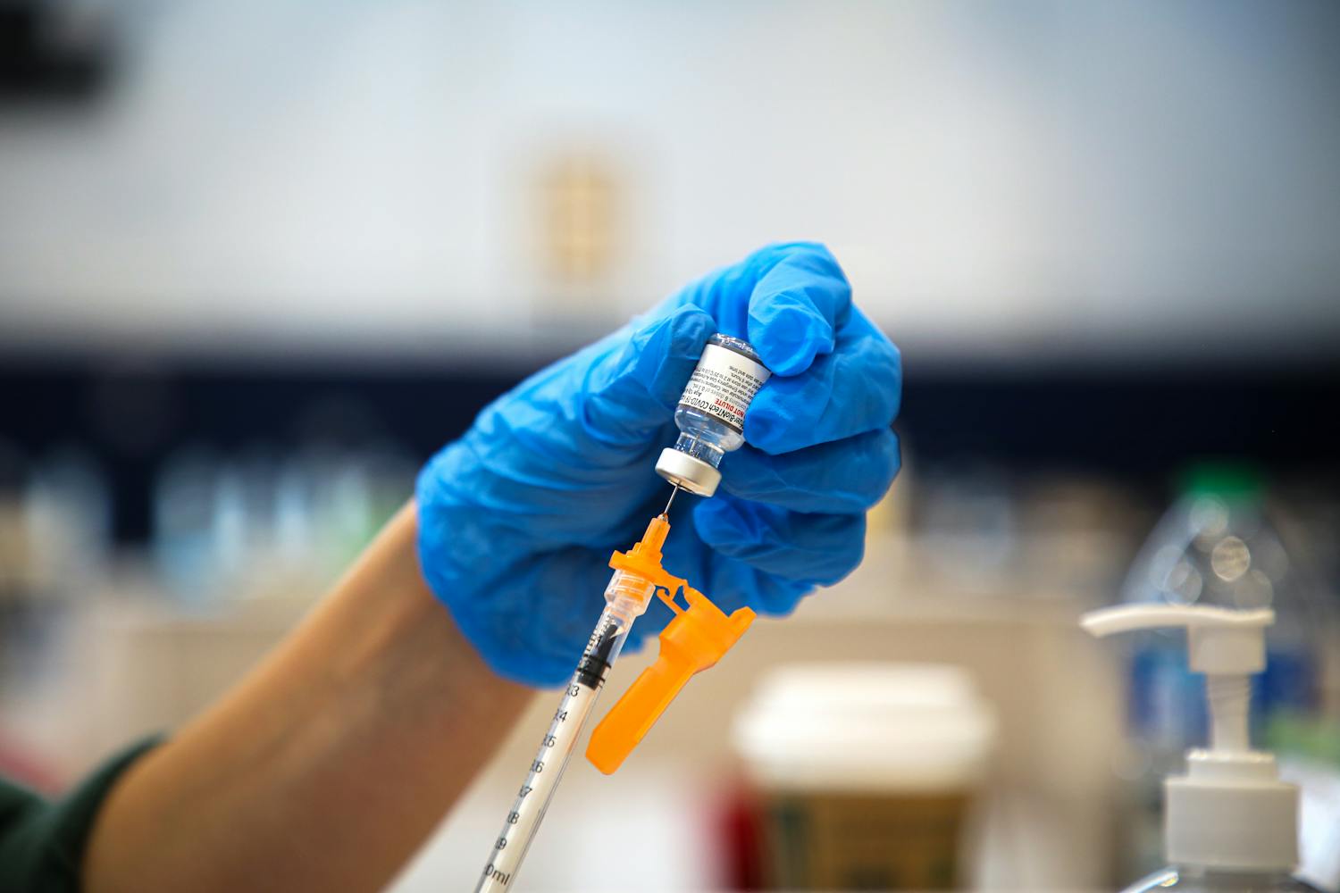 01-18-22 COVID-19 booster clinic (Jesse Zhang).jpg