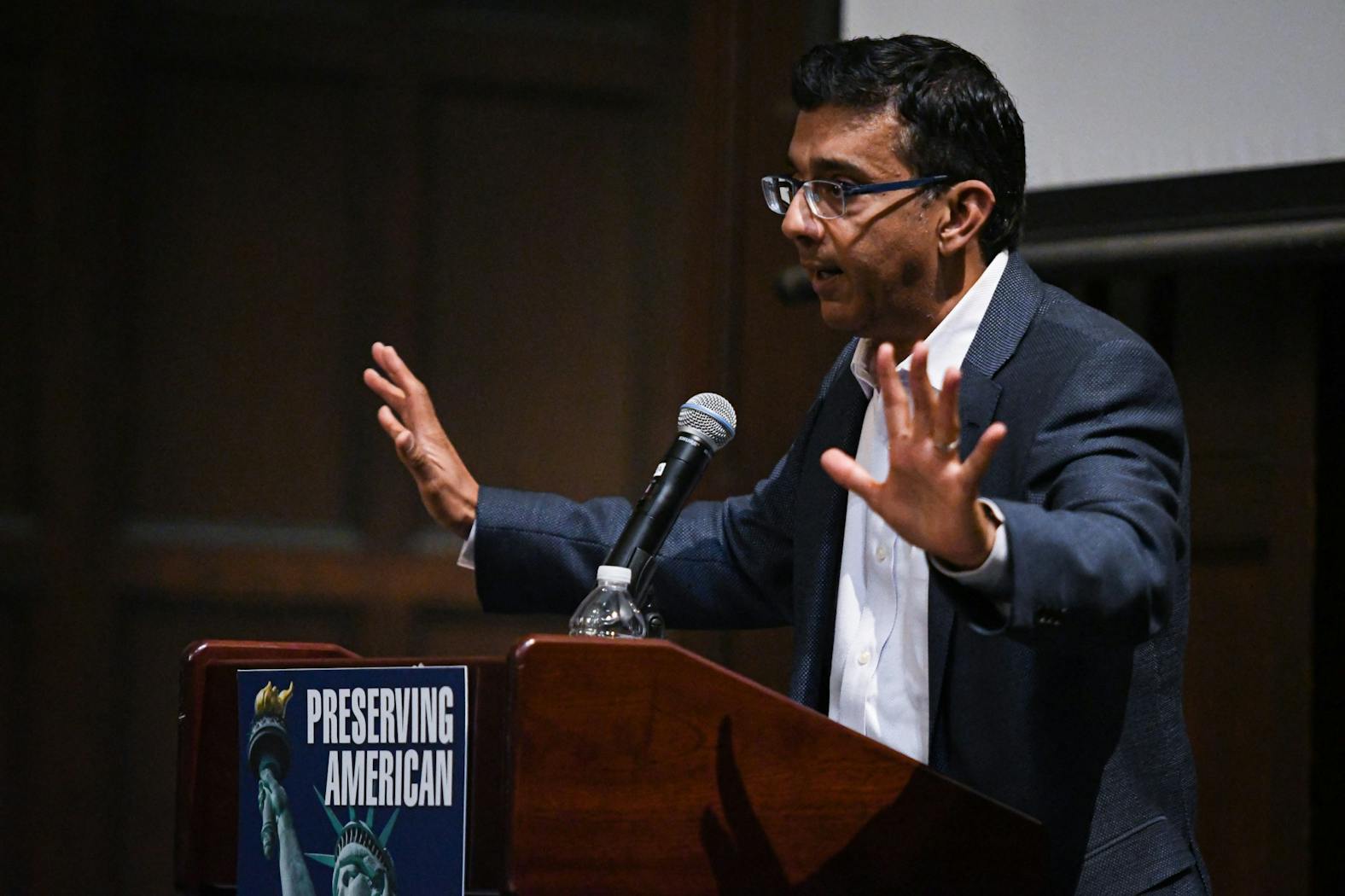 Dinesh D'Souza College Republicans Multiculturalism Event Protest 002.jpg