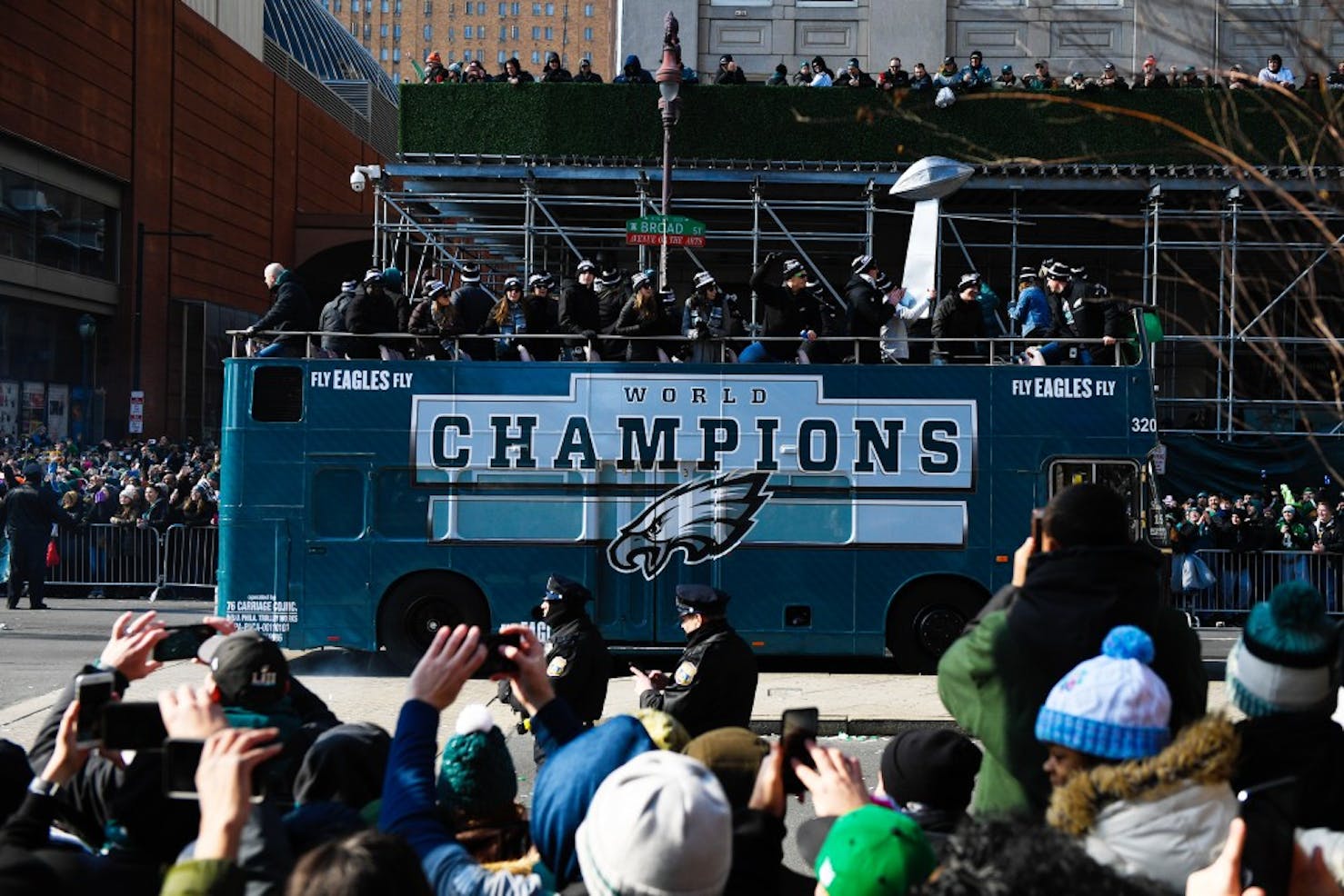 Football_Column_Eagles_Parade.jpg