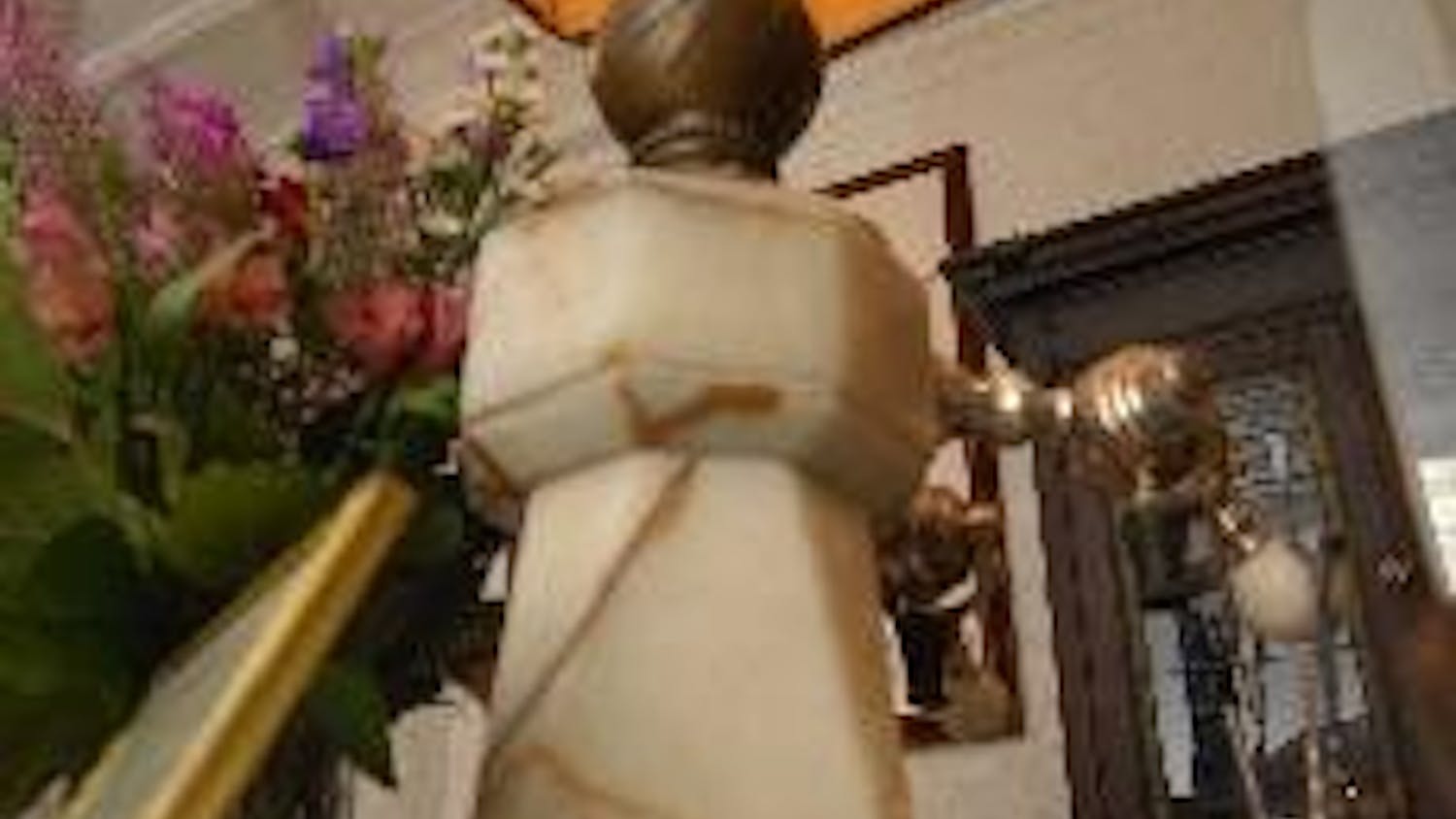 A syrupy fountain of fizzy flavors