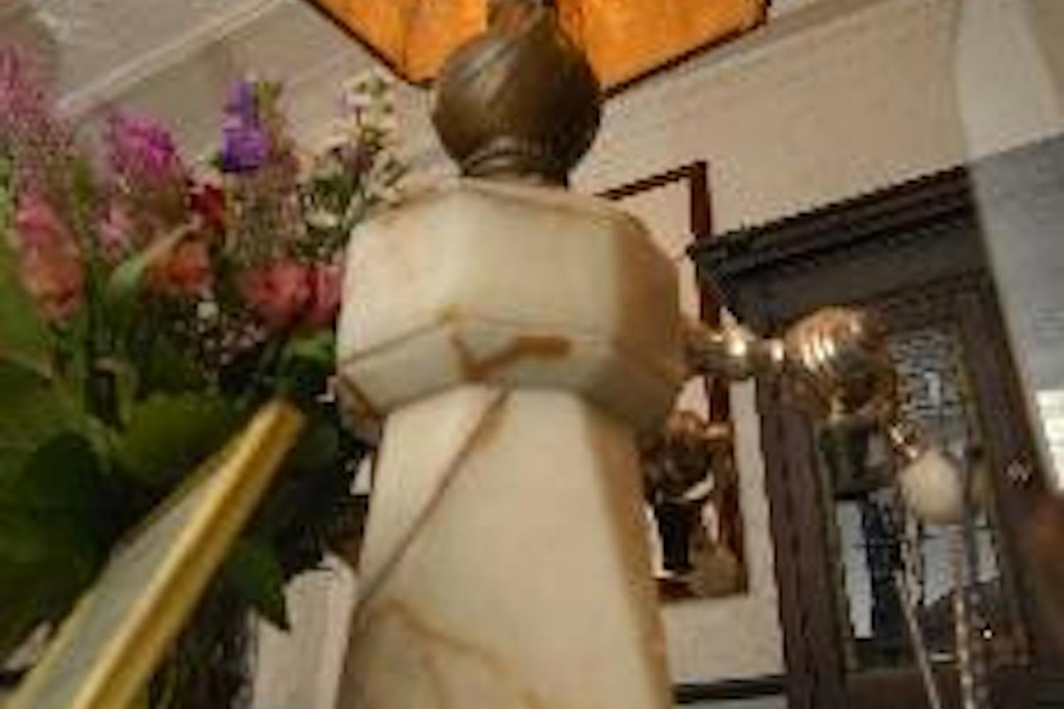 A syrupy fountain of fizzy flavors