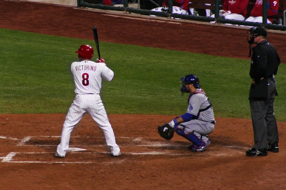 Penn women's golf meet Phillies' Shane Victorino on the links