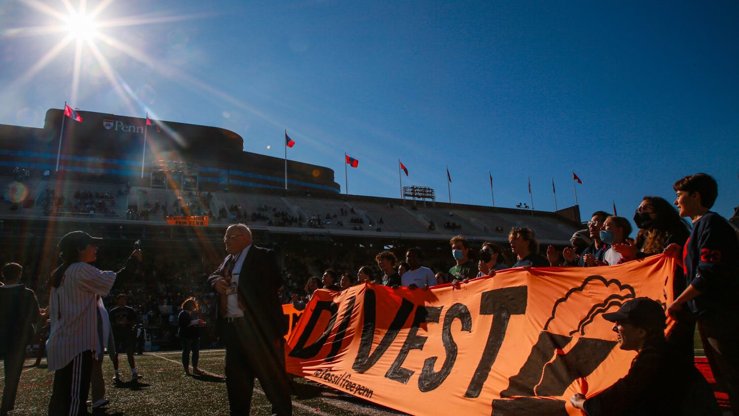10-22-22 homecoming football game vs yale FFP protest (Jesse Zhang).jpg