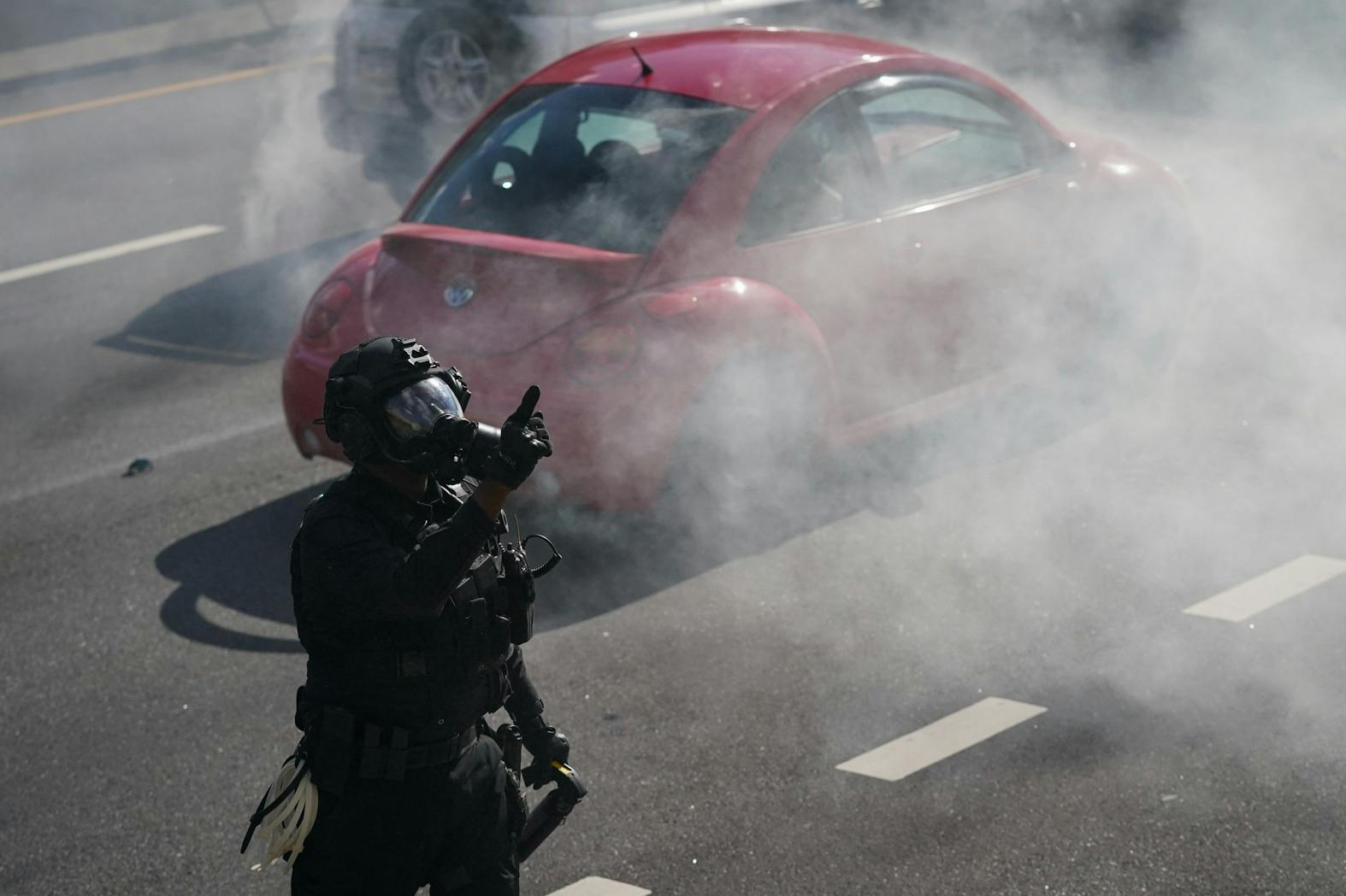 Philadelphia George Floyd Protests Swat Team Tear Gas Highway I676.jpg