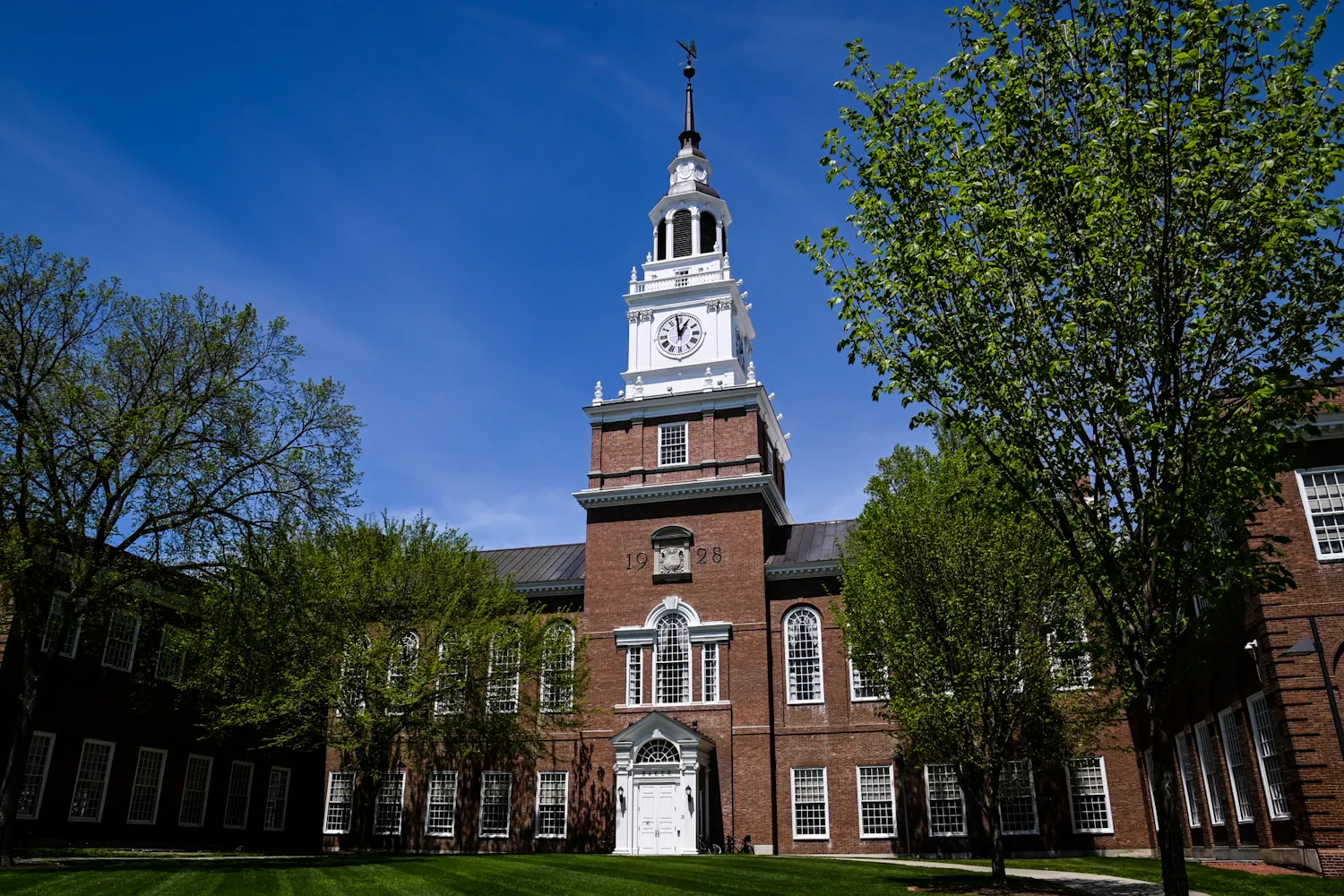 Dartmouth College Campus Baker-Berry Library.jpg